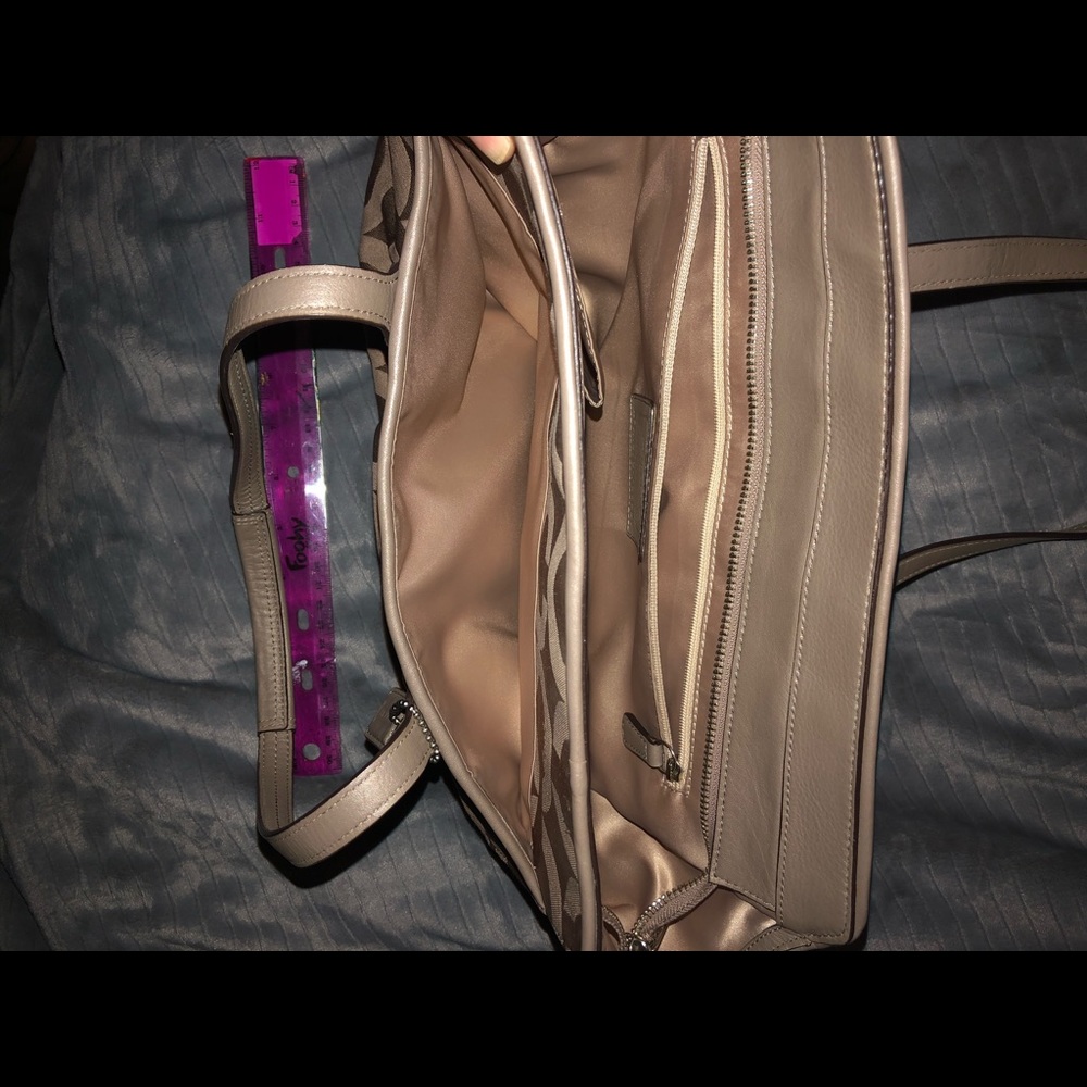 Coach purse - Picture 4 of 4